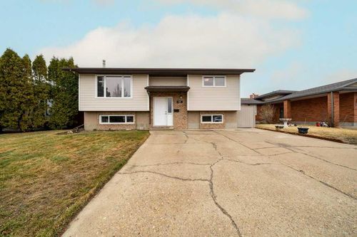 53 Rundle Avenue Se, Medicine Hat, AB, T1B3W8 | Card Image