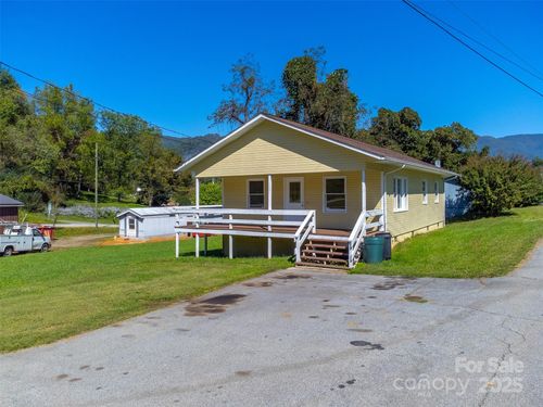 19 Love Ave, Sylva, NC, 28779-3129 | Card Image