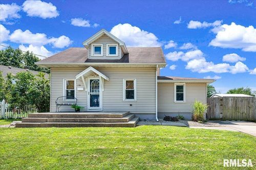 210 W Wagler St, Morton, IL, 61550-1844 | Card Image