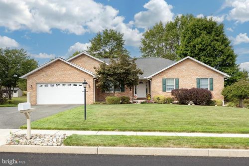 2951 Burton Dr, GILBERTSVILLE, PA, 19525-9694 | Card Image