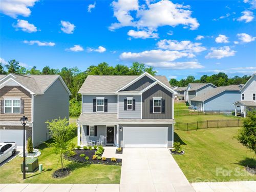 8131 Jonagold Ln, Charlotte, NC, 28215-3635 | Card Image