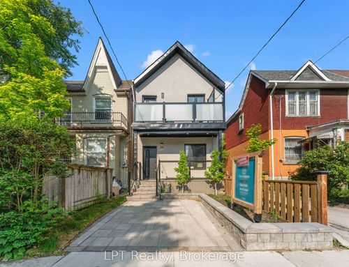 204 Franklin Ave, Toronto, ON, M6P3Z3 | Card Image