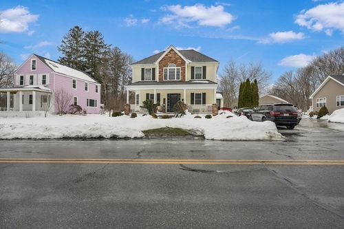 90 Elm St, Swansea, MA, 02777 | Card Image
