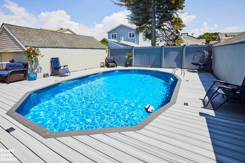 542 Beach 129th St, Belle Harbor, NY, 11694-1519 | Card Image