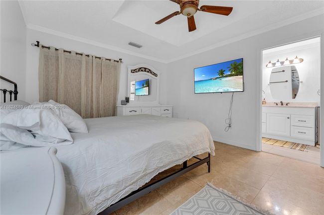 12350 Nw 7 Th Trl, House other with 3 bedrooms, 2 bathrooms and null parking in Miami FL | Image 18