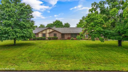 944 S Briarcliff Cir, Maryville, TN, 37803-6403 | Card Image