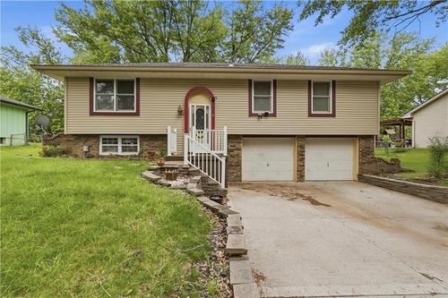 2300 S Harding St, Oak Grove, MO, 64075-9005 | Card Image
