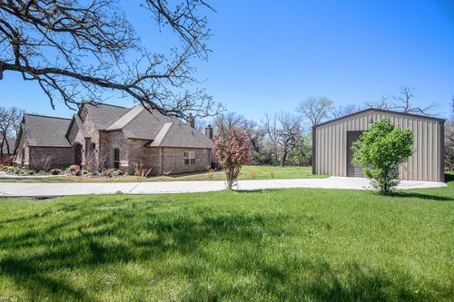 136 Flying Diamond Dr, Springtown, TX, 76082-1197 | Card Image