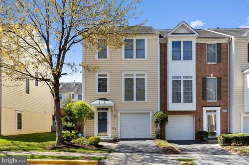 4040 Fairfax Center Hunt Trl, FAIRFAX, VA, 22030-8525 | Card Image