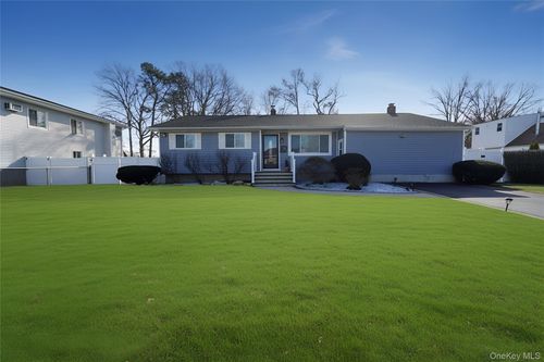 21 Francisco ave Francisco Ave, Islip, NY, 11722 | Card Image