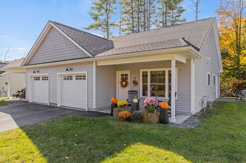 4-8 Conifer Dr, Windham, ME, 04062-5217 | Card Image