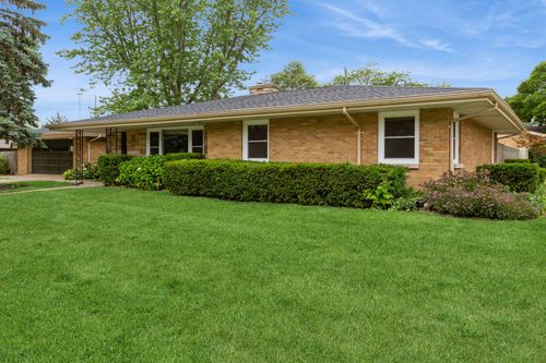 2800 Thayer Dr, Saint Joseph, MI, 49085-2541 | Card Image