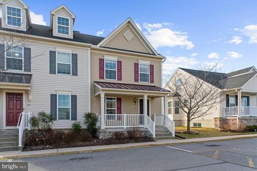 105 N Yeingst Dr, Elverson, PA, 19520-9312 | Card Image