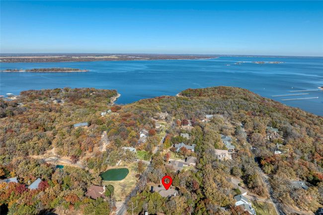 588 Lakepoint Loop, House other with 3 bedrooms, 3 bathrooms and null parking in Pottsboro TX | Image 4