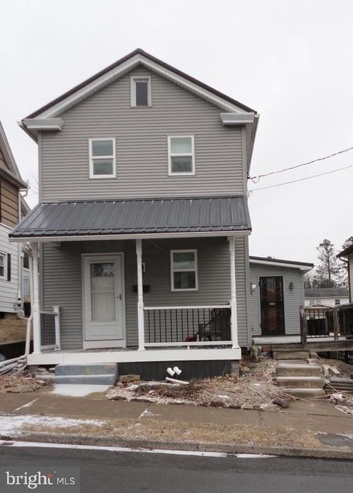 142 Hanover St, Northumberland, PA, 17857-1220 | Card Image