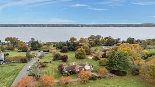 68 Riverscape Ln, Tiverton, RI, 02878-4746 | Card Image