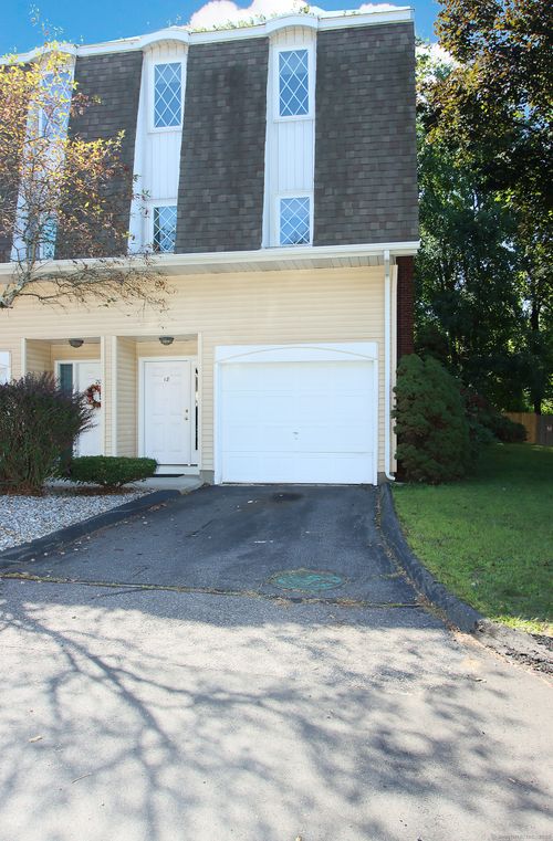 18-18 Northbrook Ct, East Hartford, CT, 06108-1156 | Card Image