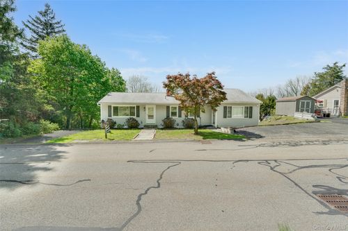 141 South Ave, Beacon, NY, 12508-3609 | Card Image