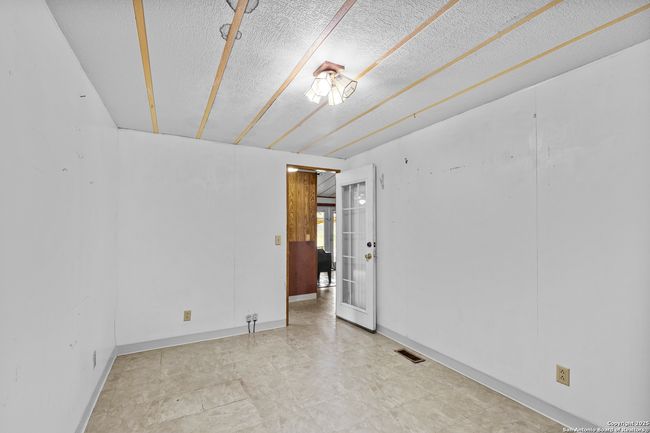 1189 Vivroux Ranch Rd, Home with 4 bedrooms, 3 bathrooms and null parking in Seguin TX | Image 15