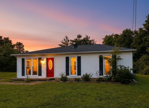 586 Foxfield Rd, Hopkinsville, KY, 42240-6101 | Card Image