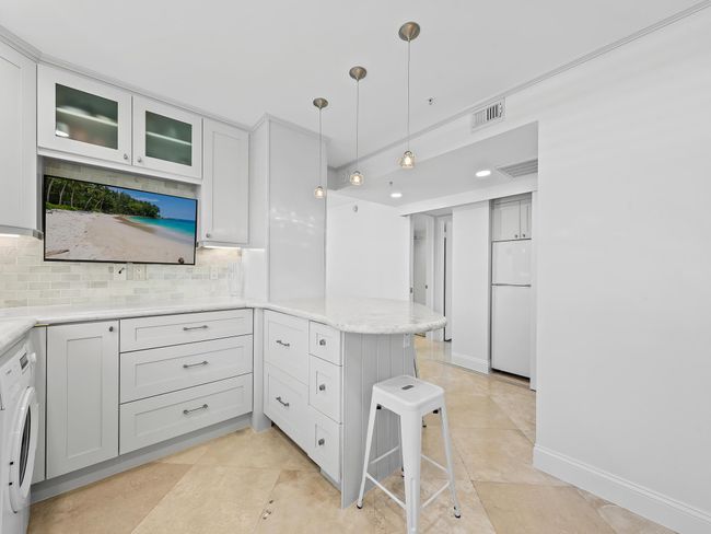 APT-516 - 3224 S Ocean Blvd, Condo with 2 bedrooms, 2 bathrooms and null parking in Highland Beach FL | Image 6