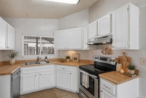 6086 Glacier Sun Dr, San Antonio, TX, 78244-1147 | Card Image