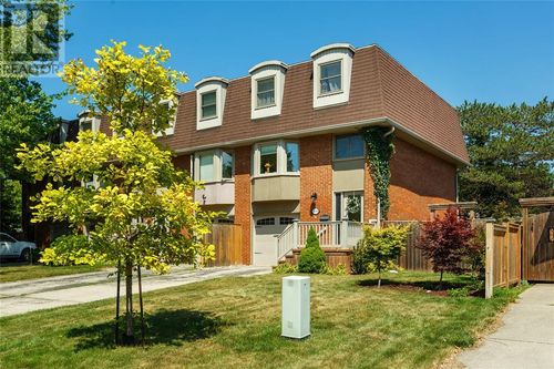 4-1576 Coventry Crt, Sarnia, ON, N7S3X8 | Card Image