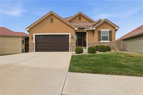 1528 Sw Antiquity Dr, Lees Summit, MO, 64081-2305 | Card Image