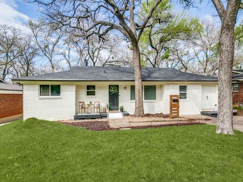 708 Oakwood Dr, Euless, TX, 76040-5233 | Card Image