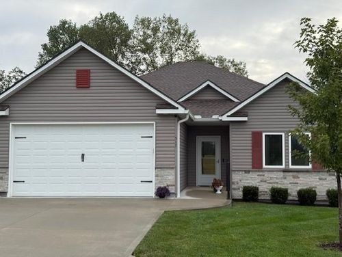 517 Village Ln, Harrisonville, MO, 64701-1883 | Card Image