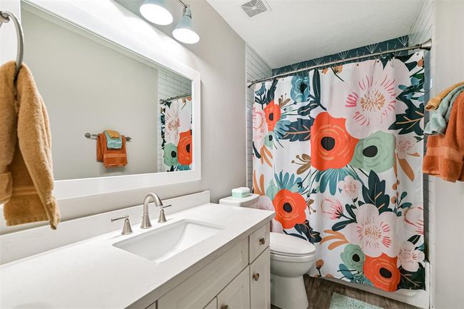 Remodeled upstairs bathroom | Image 15