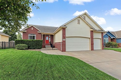 3037 N Triple Creek Dr, Derby, KS, 67037-9422 | Card Image