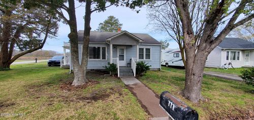 111 Merriwood Ave, Elizabeth City, NC, 27909-3737 | Card Image