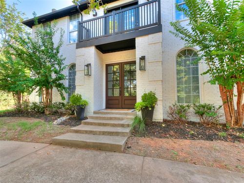 16 Greenmore Dr, Edmond, OK, 73034-7618 | Card Image