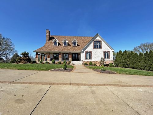 110 Giles Ln, GALLATIN, TN, 37066-8182 | Card Image