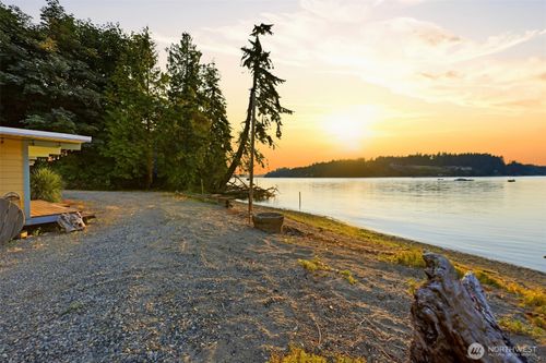 1303 38th Avenue Ct Nw, Gig Harbor, WA, 98335-7738 | Card Image
