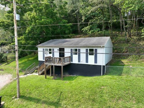 815 Laurel Dr, Mannington, WV, 26582-3070 | Card Image
