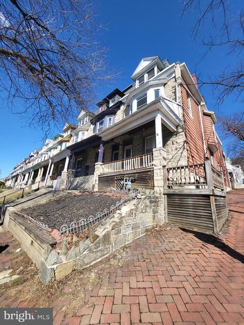 401 N 12th St, READING, PA, 19604-2820 | Card Image