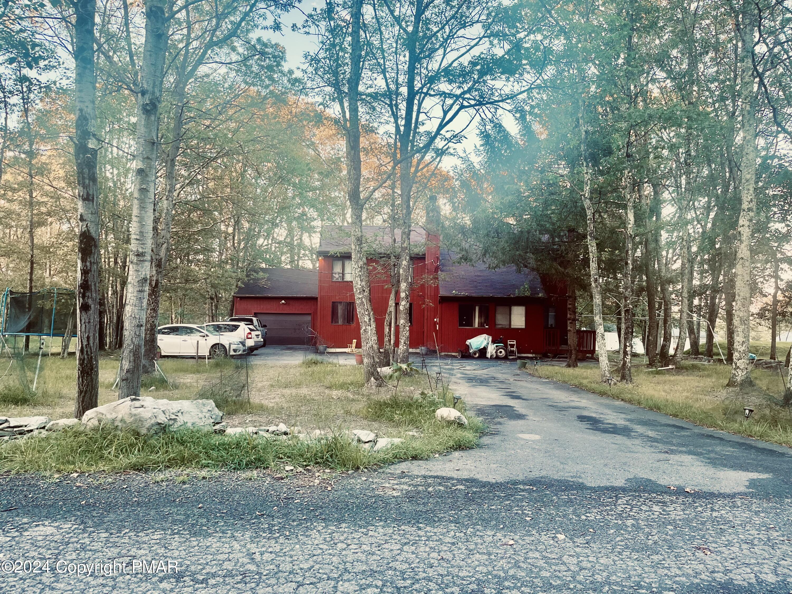Mountain Top Cir, Bushkill, PA 18324
