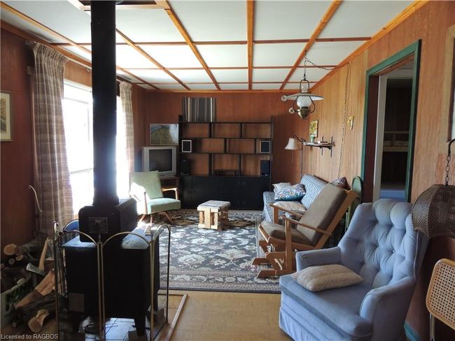 240 Point Rd, House other with 3 bedrooms, 1 bathrooms and 7 parking in Flesherton ON | Image 11