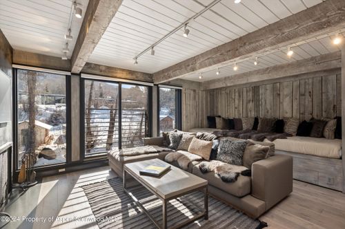 19b-1039 E Cooper Ave, Aspen, CO, 81611-4105 | Card Image