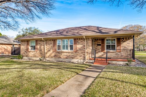 3019 Sharpview Lane, Dallas, TX, 75228 | Card Image