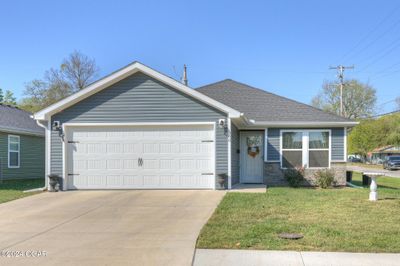 300 Elm Street, House other with 3 bedrooms, 2 bathrooms and null parking in Carterville MO | Image 1