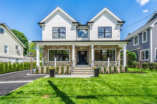 33 3rd St, Manhasset, NY, 11030-3121 | Card Image