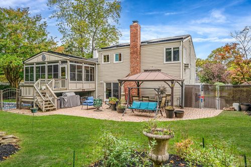 4 Court St, Selden, NY, 11784-2206 | Card Image