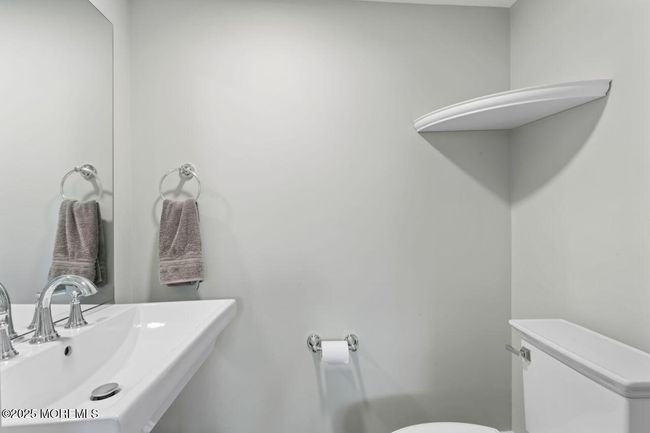 553 Colts Neck Rd, House other with 3 bedrooms, 3 bathrooms and null parking in Farmingdale NJ | Image 35