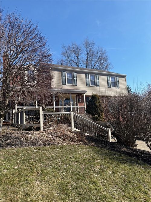 6077 Great Dane Dr, Bethel Park, PA, 15102-3229 | Card Image