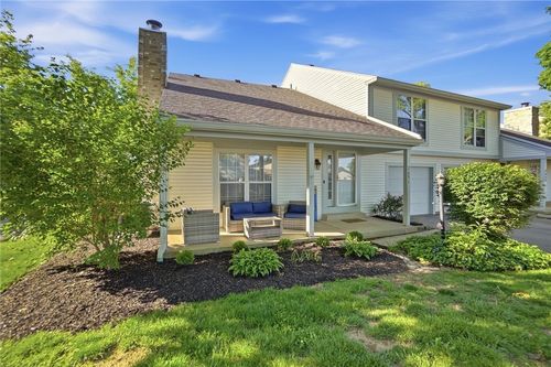 2051 Foxknoll Dr, Centerville, OH, 45458-1953 | Card Image