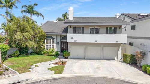 17182 Hillside Cir, Huntington Beach, CA, 92649-6301 | Card Image