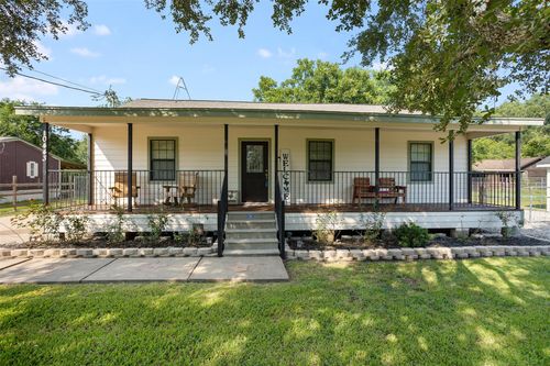 10443 County Road 909, Alvin, TX, 77511-6833 | Card Image